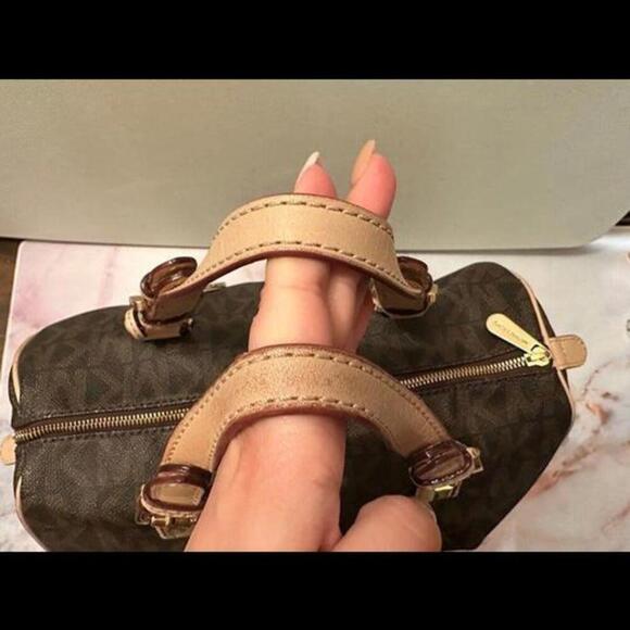 Elevate Your Everyday Look w/ the Gently Loved Michael Kors Brown Monogram Bag - Picture 7 of 10